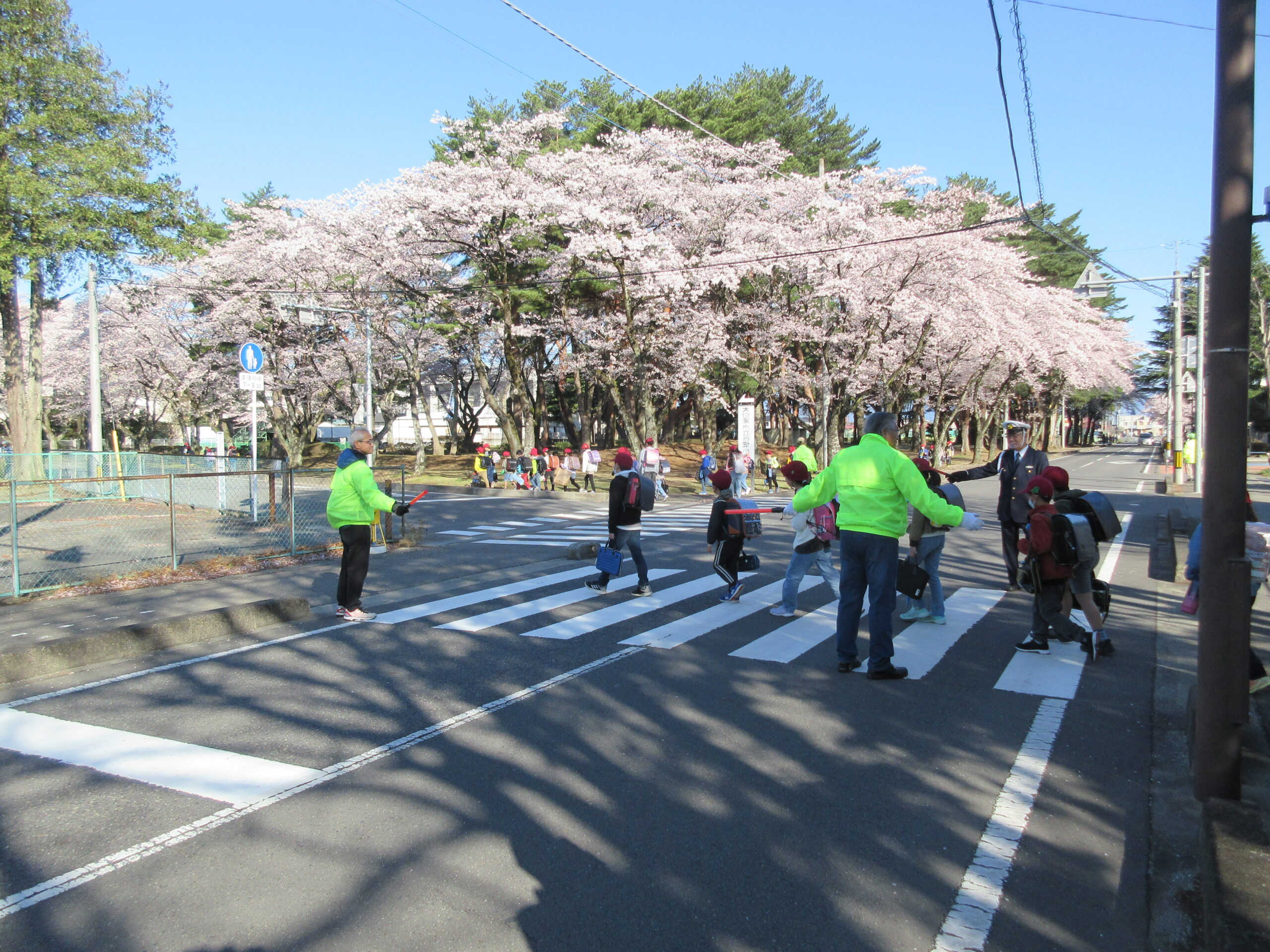 声掛け運動（交通安全立哨2024.4.8～12）